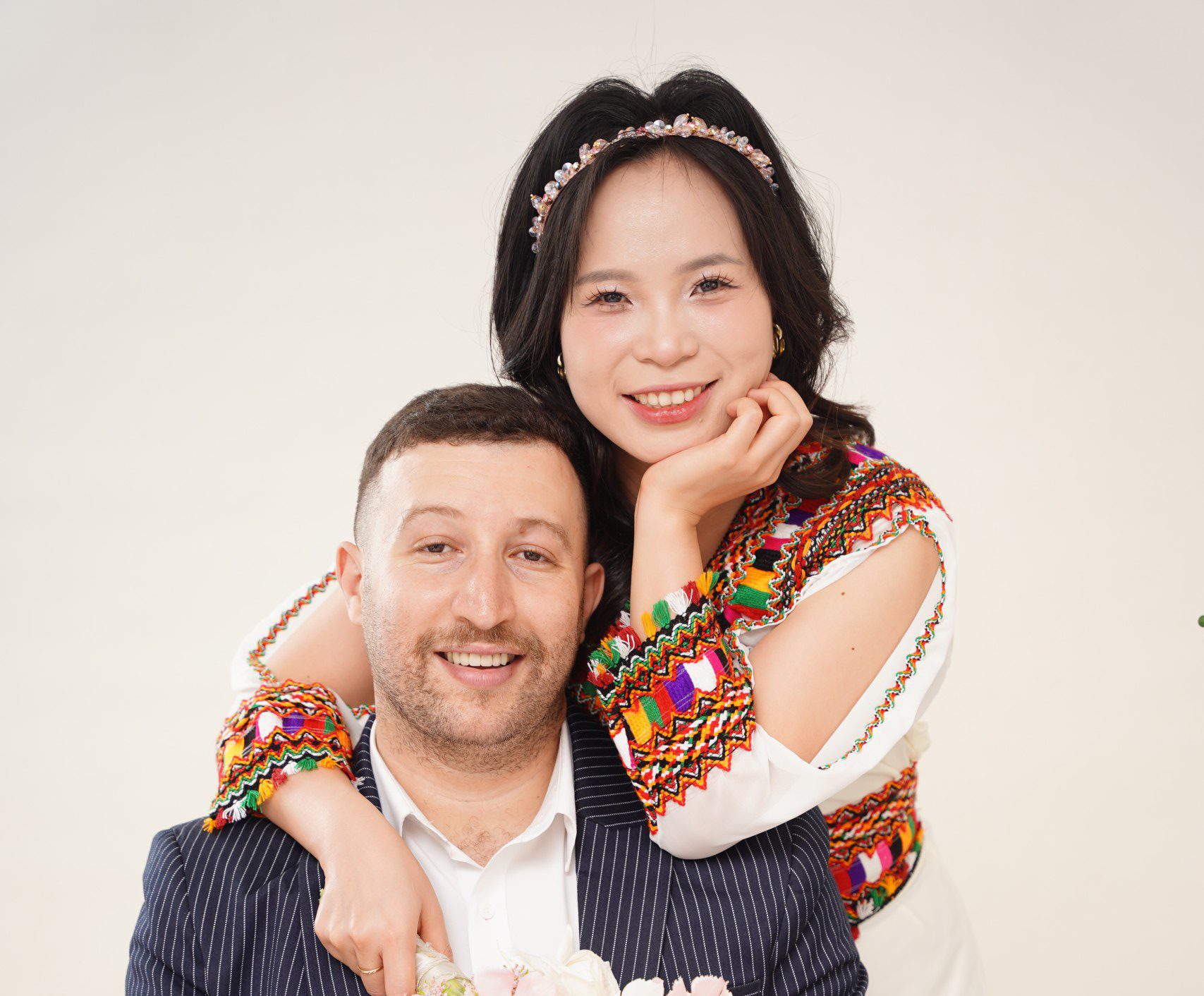 THIỆP CƯỚI HỒNG NHI – WALID TOUMIAT